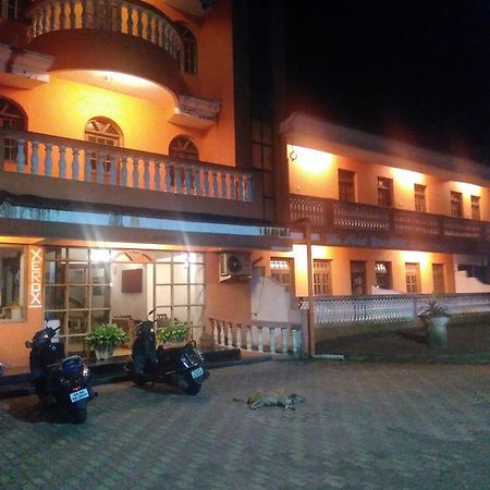 Palm Grove Hotel Cavelossim Exterior foto